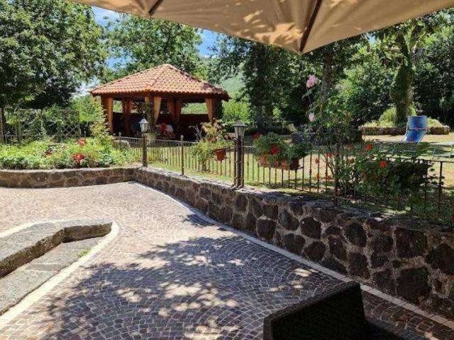Rustico in vendita a Roccamonfina, Campania