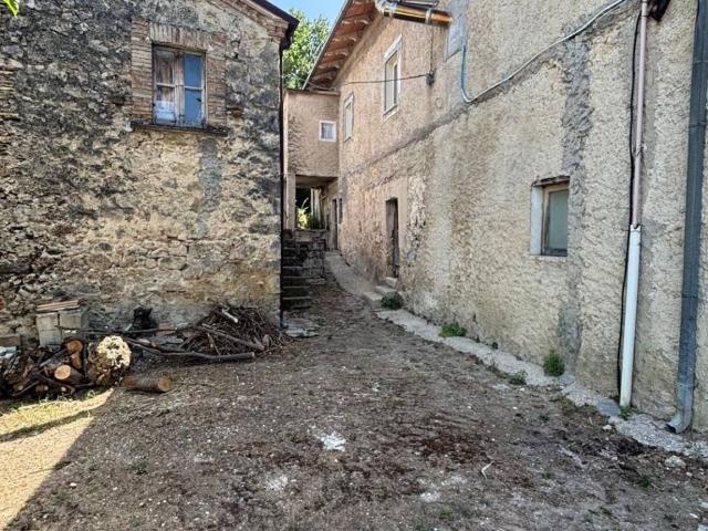 Rustico in vendita a Roccamontepiano, Abruzzo