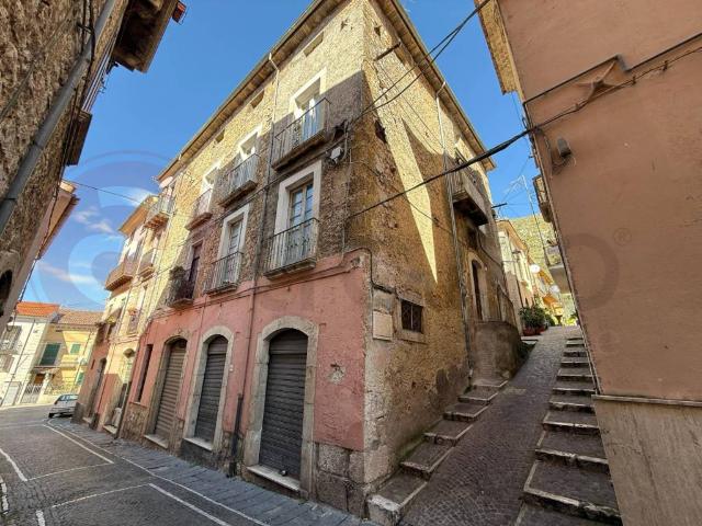 Rustico in vendita a Roccasecca, Lazio