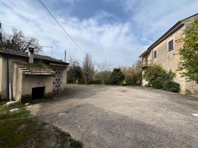 Rustico in vendita a Roccasecca, Lazio