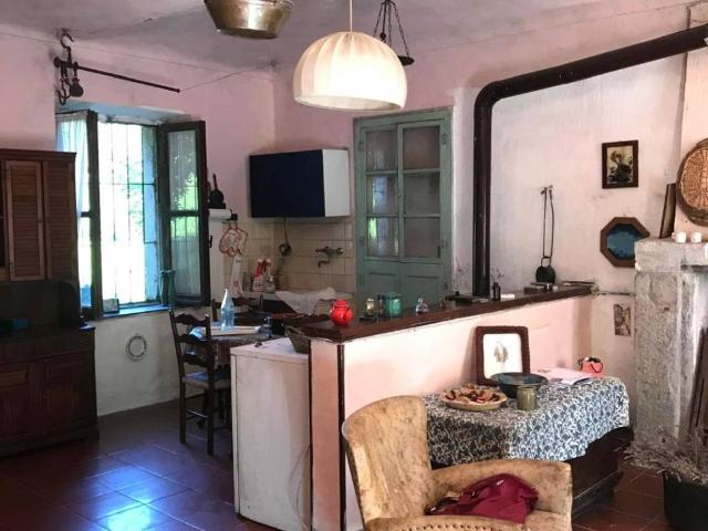 Rustico in vendita a Castelletto, Roccasparvera