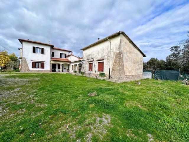 Rustico in vendita a Roccastrada, Toscana