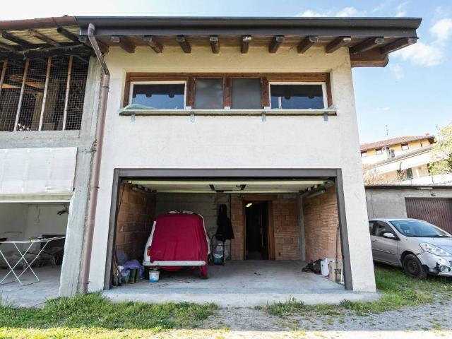 Rustico in vendita a Rogeno, Lombardia