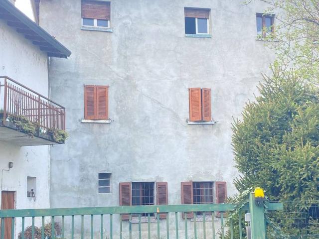 Rustico in vendita a Rogeno, Lombardia