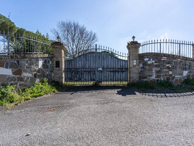 Rustico in vendita a Villa Verde, Roma Capitale