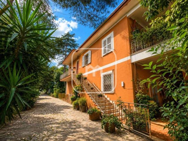 Rustico in vendita a Giardini di Corcolle, Roma Capitale