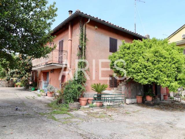 Villa Indipendente in vendita a Municipio Roma XI, Roma Capitale