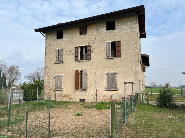Rustico in vendita a Romano Di Lombardia, Lombardia