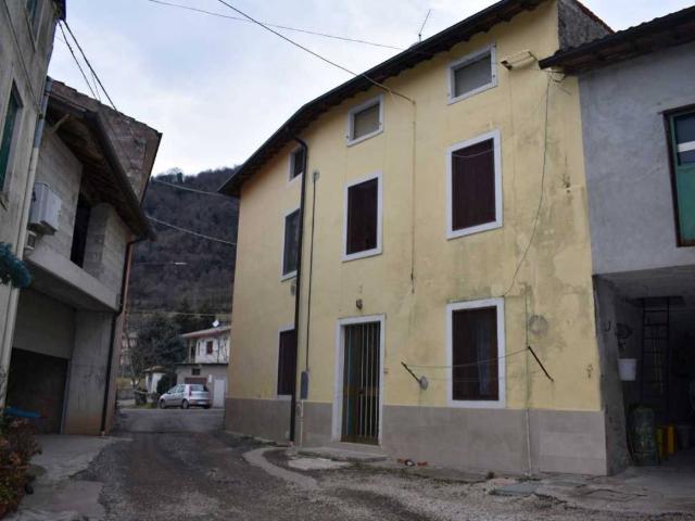 Rustico in vendita a Roncà, Veneto