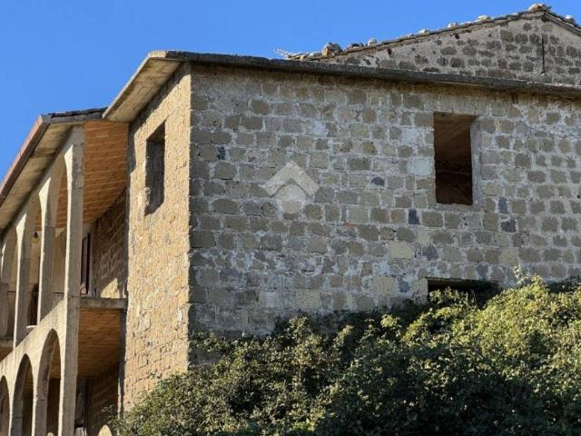 Rustico in vendita a Ronciglione, Lazio