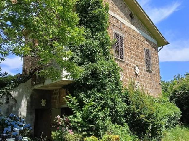 Rustico in vendita a Capranica, Lazio