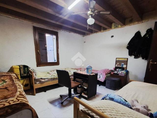 Rustico in vendita a Ronco All'adige, Veneto