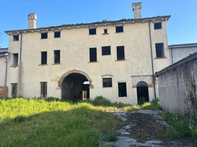 Rustico in vendita a Ronco All'adige, Veneto
