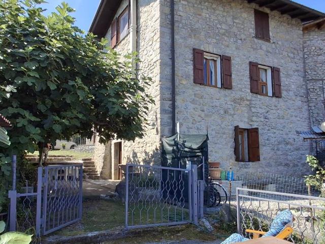 Rustico in vendita a Roncola, Lombardia