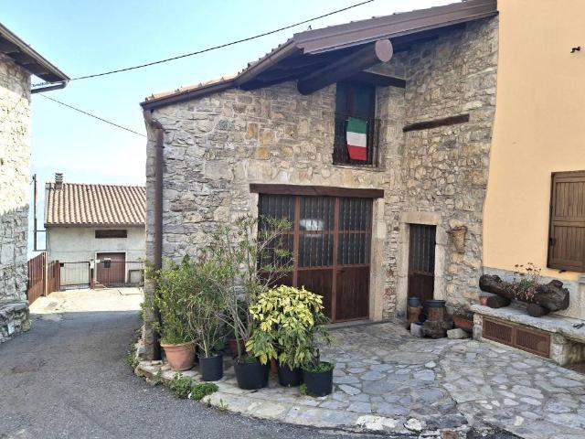 Rustico in vendita a Portola, Roncola