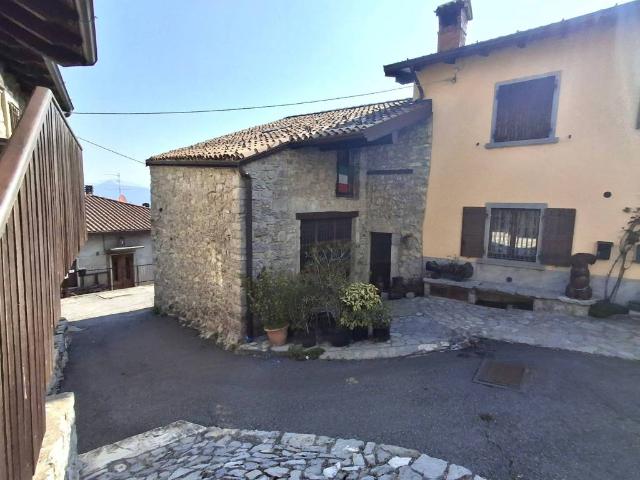 Rustico in vendita a Portola, Roncola