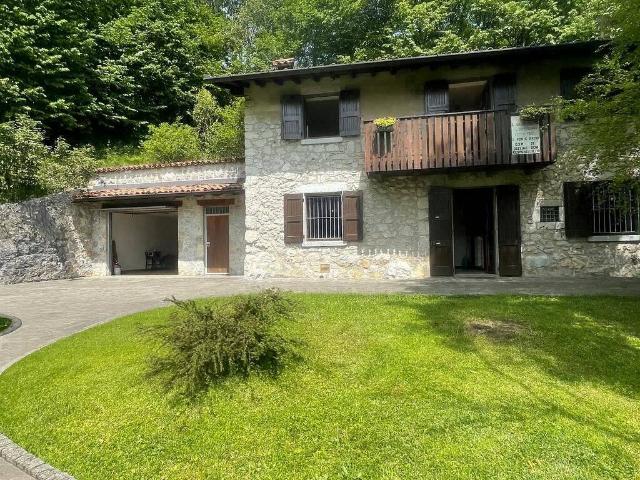 Rustico in vendita a Roncola, Lombardia