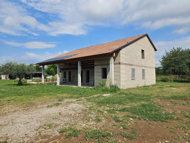 Rustico in vendita a Rosà, Veneto