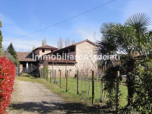Rustico in vendita a Rosà, Veneto