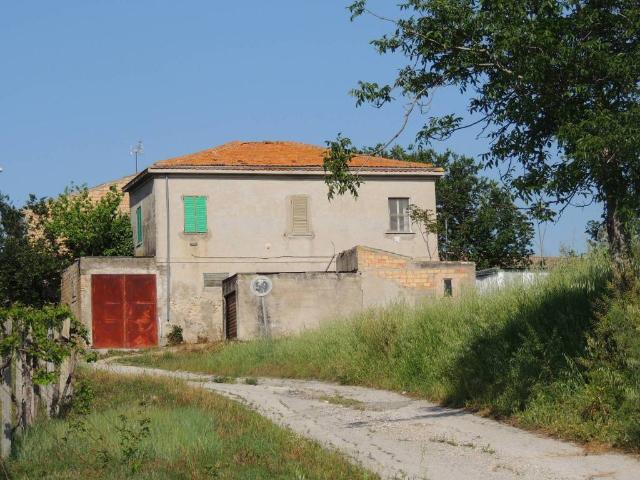 Rustico in vendita a Rosciano, Abruzzo