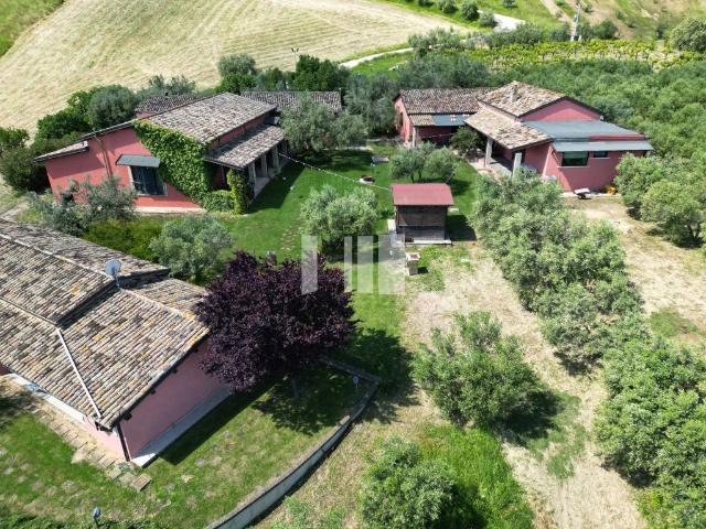 Rustico in vendita a Giammartino, Roseto Degli Abruzzi