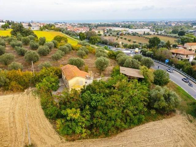 Rustico in vendita a Giardino, Roseto Degli Abruzzi