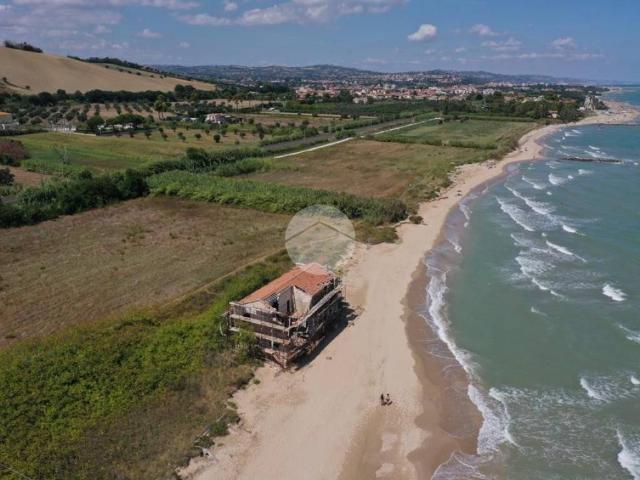 Rustico in vendita a Roseto Degli Abruzzi, Abruzzo