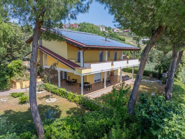 Rustico in vendita a Belsito, Roseto Degli Abruzzi