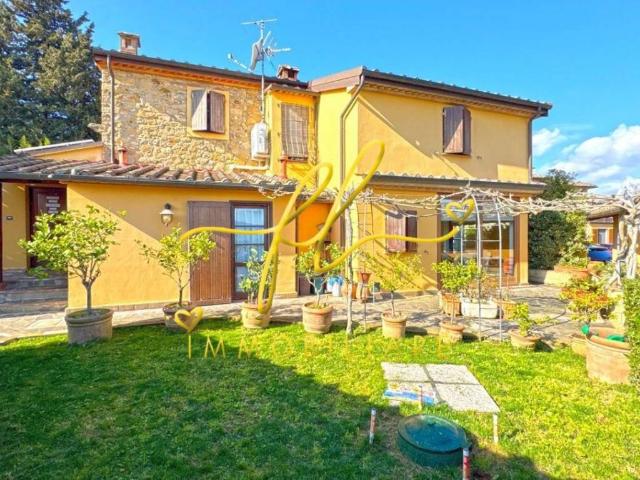 Rustico in vendita a Rosignano Marittimo, Toscana