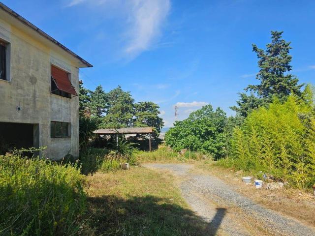Rustico in vendita a Maccetti, Rosignano Marittimo