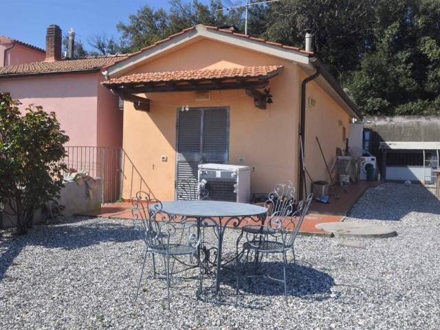 Rustico in vendita a Rosignano Marittimo, Toscana