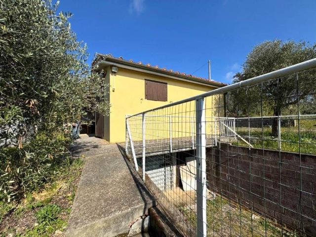 Rustico in vendita a Rosignano Marittimo, Toscana