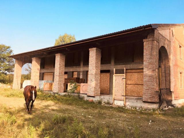 Rustico in vendita a Rossano Veneto, Veneto