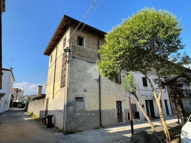 Rustico in vendita a Rossano Veneto, Veneto