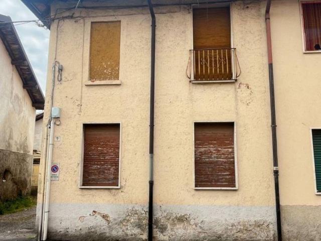 Rustico in vendita a Rovello Porro, Lombardia
