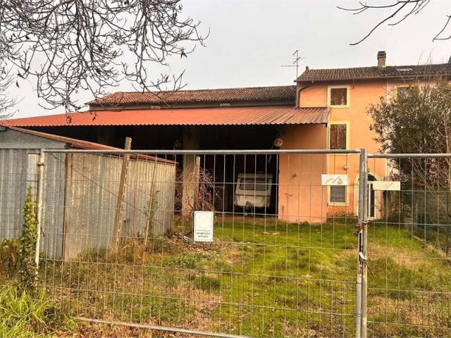Rustico in vendita a Roverbella, Lombardia