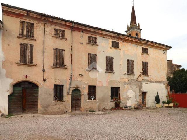 Rustico in vendita a Castelletto, Roverbella