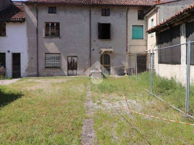 Rustico in vendita a Castelletto, Roverbella