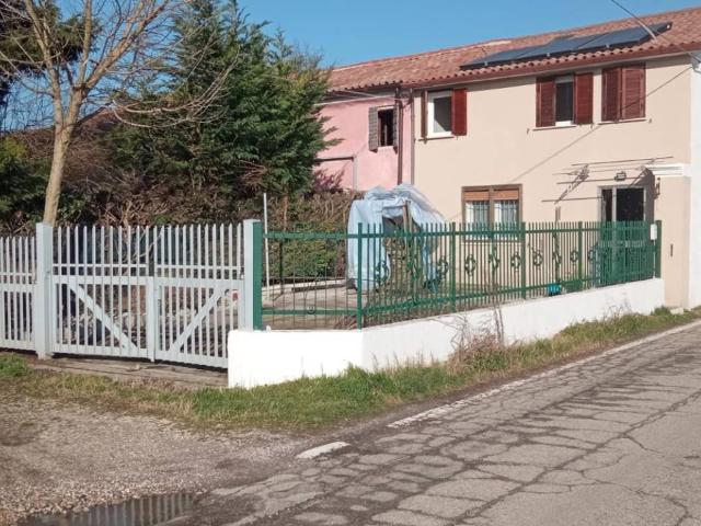 Rustico in vendita a Roverchiara, Veneto