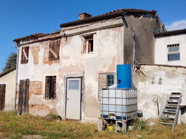 Rustico in vendita a Roverchiaretta, Roverchiara