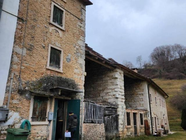 Rustico in vendita a Roverè Veronese, Veneto