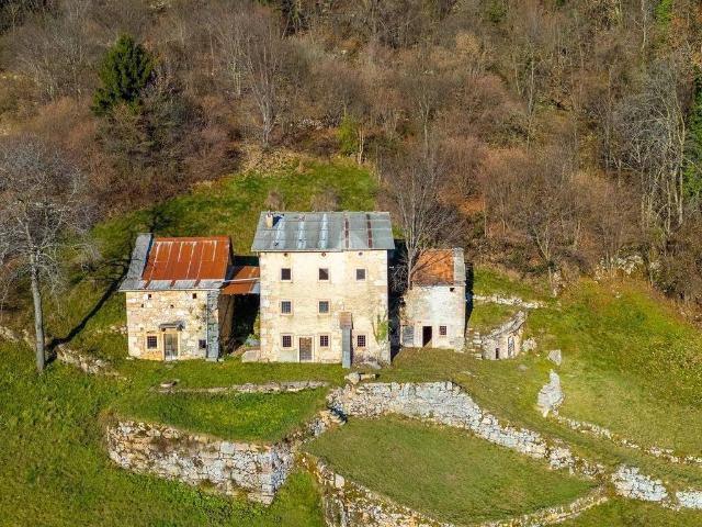 Rustico in vendita a Roverè Veronese, Veneto