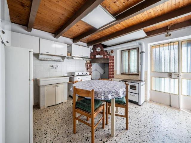 Rustico in vendita a Roverè Veronese, Veneto