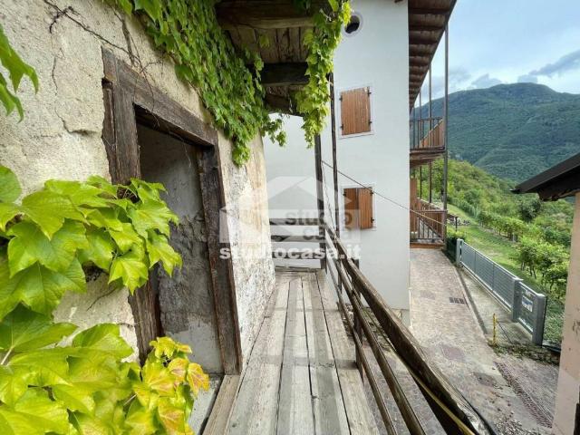 Rustico in vendita a Comunità della Vallagarina, Borgo Sacco