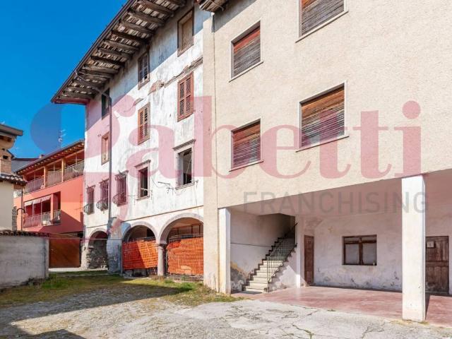 Rustico in vendita a Rovetta, Lombardia