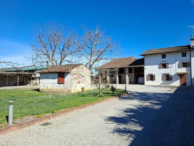 Rustico in vendita a Ruda, Friuli-Venezia Giulia
