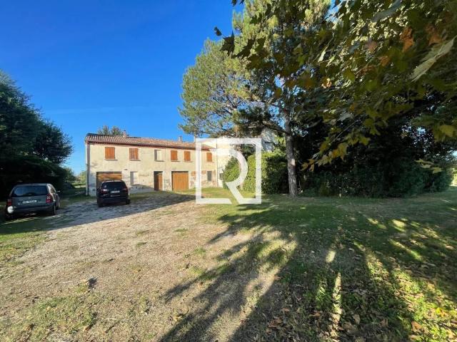 Rustico in vendita a Russi, Ravenna