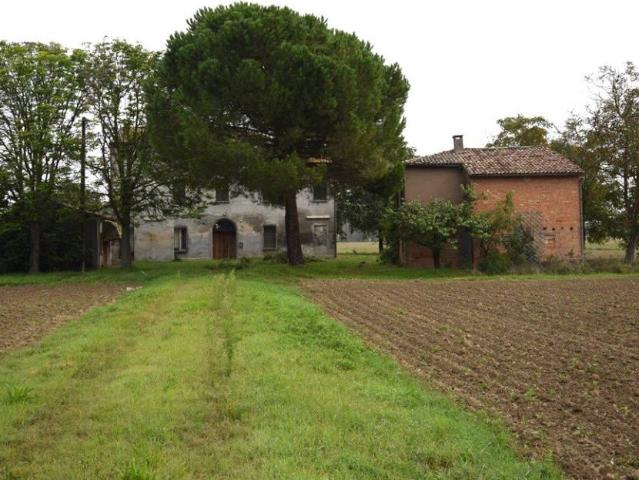 Rustico in vendita a Russi, Reggio Emilia