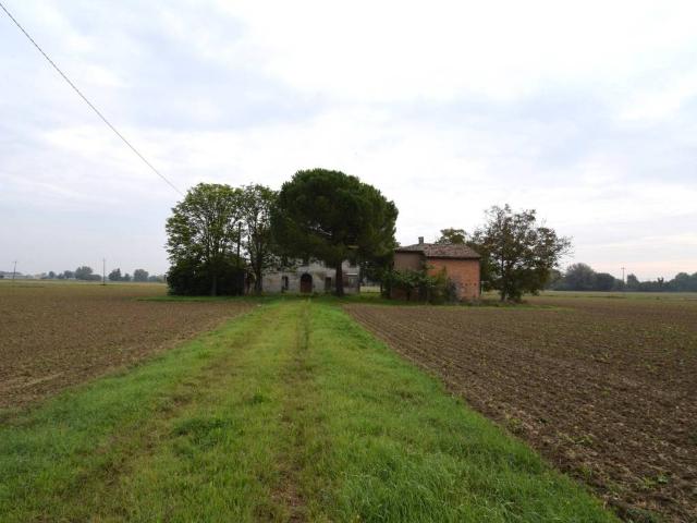 Rustico in vendita a Russi, Reggio Emilia