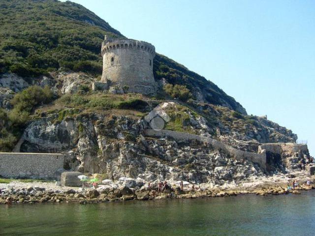 Rustico in vendita a Punta di Sabaudia, Sabaudia